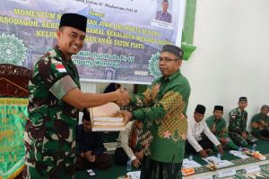 Tingkatkan Hubungan Silaturahmi Kepada Masyarakat di Perbatasan Papua, Dansatgas Yonif 122/TS Hadir di Acara Pengajian Muslimat Nahdatul Ulama Sekaligus Berikan Pelayanan Kesehatan