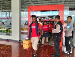 Kodim 1702/JWY Berangkatkan Tim Kesebelasan Sepakbola U-18 Putra Terbaik Lembah Baliem