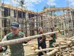 Semangat Membangun Papua, Satgas Yonif 623 Bantu Warga Bangun Gereja