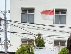 Bendera Merah Putih Nampak Tidak Terawat di Puskesmas Semper