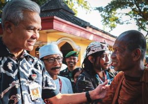 Ganjar Pranowo Jumpa Biksu di Semarang