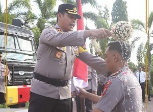 Kapolres Probolinggo Pimpin Upacara Kenaikan Pangkat 34 Anggota dan 24 ASN Polres Probolinggo