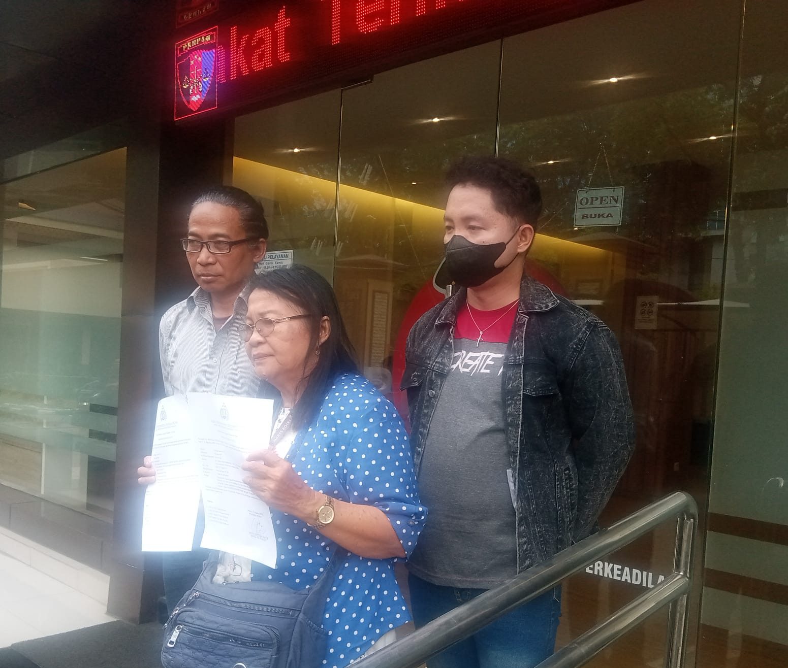 Foto : Istimewa (MDINews) Satilia Lase Laporkan PWRI Gunung Sitoli Ke Bareskrim Polri