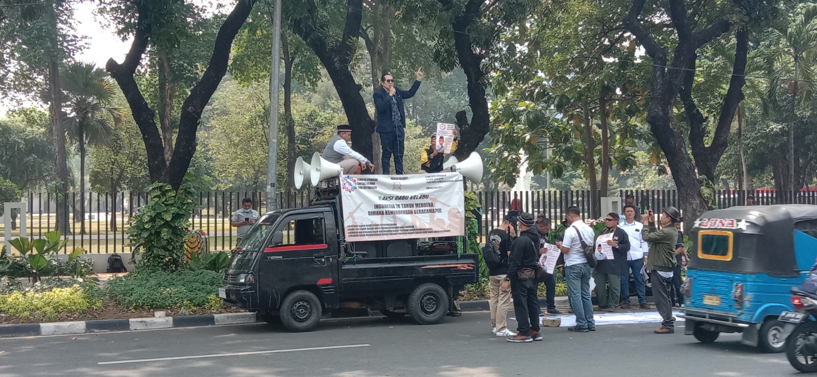 Foto : Istimewa (MDINews) Aksi Lintas Agama Longmarch hingga Istana Negara