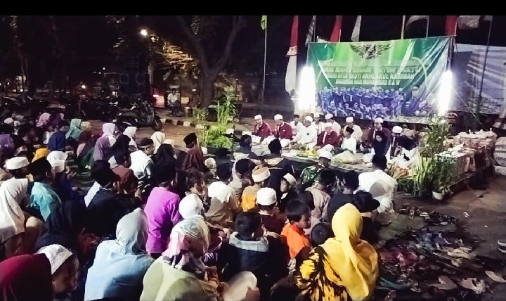Foto:(MDINews) Laskar NKRI Sambut Maulid Nabi Muhammad Saw Dengan Santuni Anak Yatim