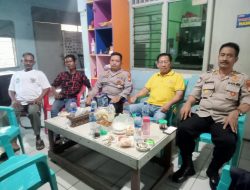 Kanit Bintibsos Sat Binmas dan Kasubnit Binkamsa Polres Metro Jakarta Utara Sambangi Tokoh Masyarakat di RW 05 Kelurahan Penjaringan