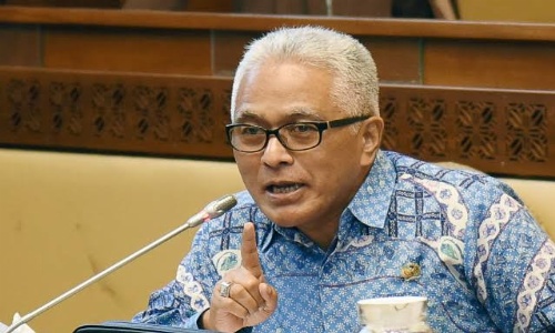 Foto : Istimewa (Monitor) Guspardi Sujud Syukur Kenaikan Gaji ASN