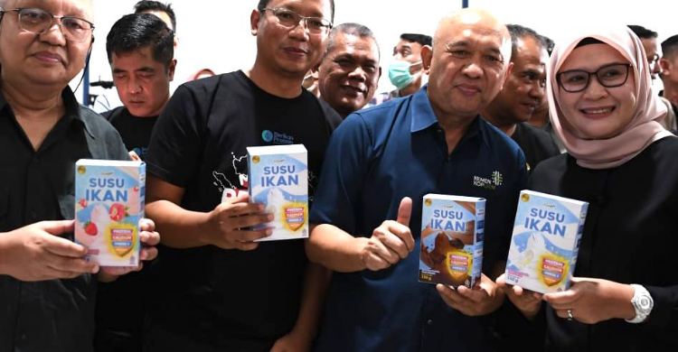 Foto : Istimewa (RakyatMerdeka) Menkop Teten Launching Susu Ikan Pertama Indonesia