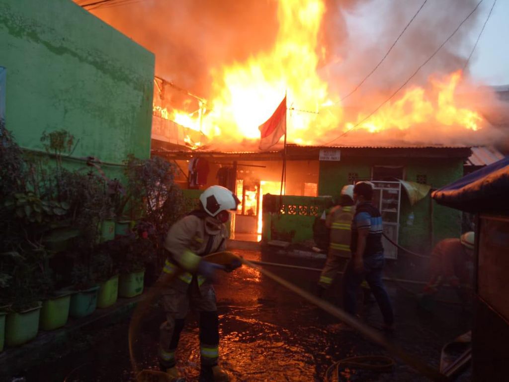 Foto : Istimewa (DetikCom) Kebakaran Jatinegara Hanguskan Indekos